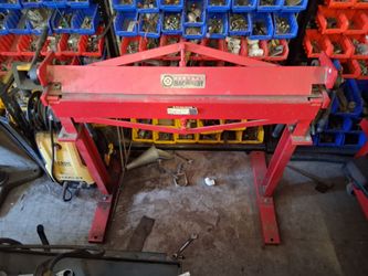 Central Machinery 36" Metal Brake