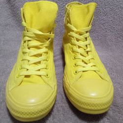 Converse All Stars 100% Yellow. Rare Pair Of Great Shoes. Size 
