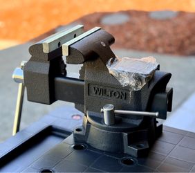 Wilton bench vise