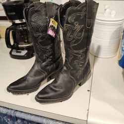 Woman's New Black Leather Boots