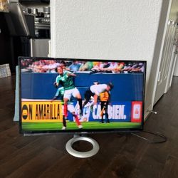Sharp 32” LCD tv Model LC-32LB370U! Ideal For Garage Or Man Cave!