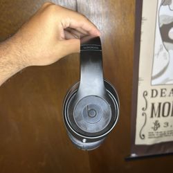 Headphones-beats 