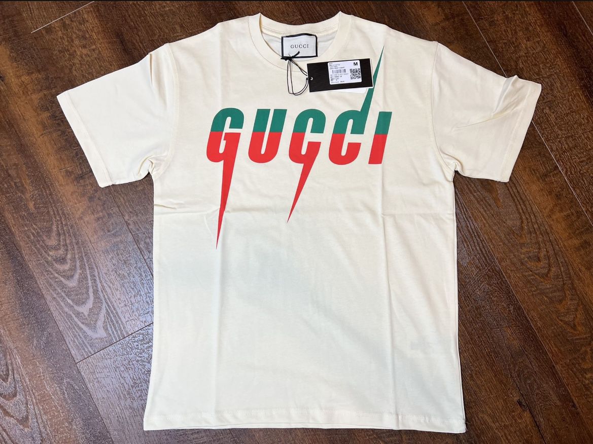 GUCCI T-SHIRT AND SHORTS for Sale in Pompano Beach, FL - OfferUp
