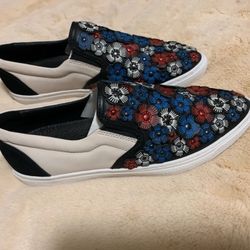 Coach Chalk Blue and Red Tea Rose Floral 3-d Flower Slip On Leather Flats