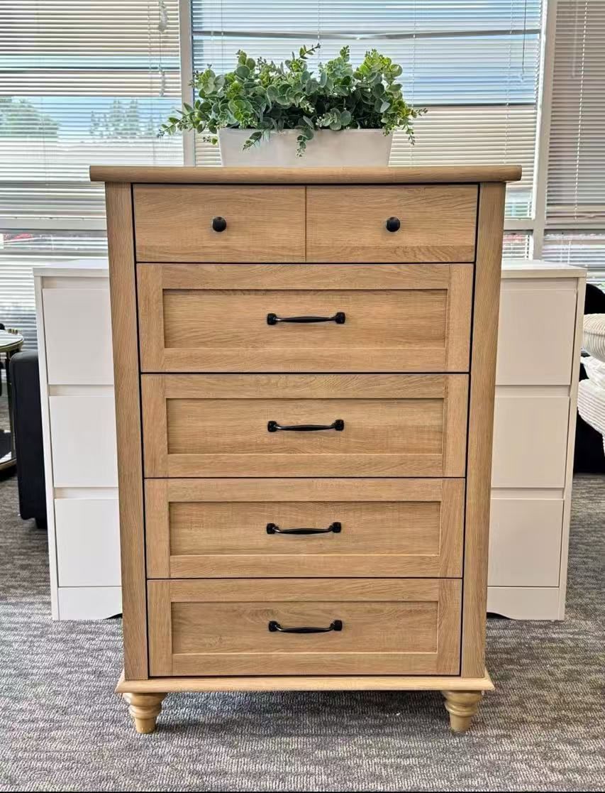 5-Drawer Dresser for Bedroom, Modern Storage Chest with Solid Wood Legs, Vertical Design, and Farmhouse Style. Perfect for organizing clothes and esse