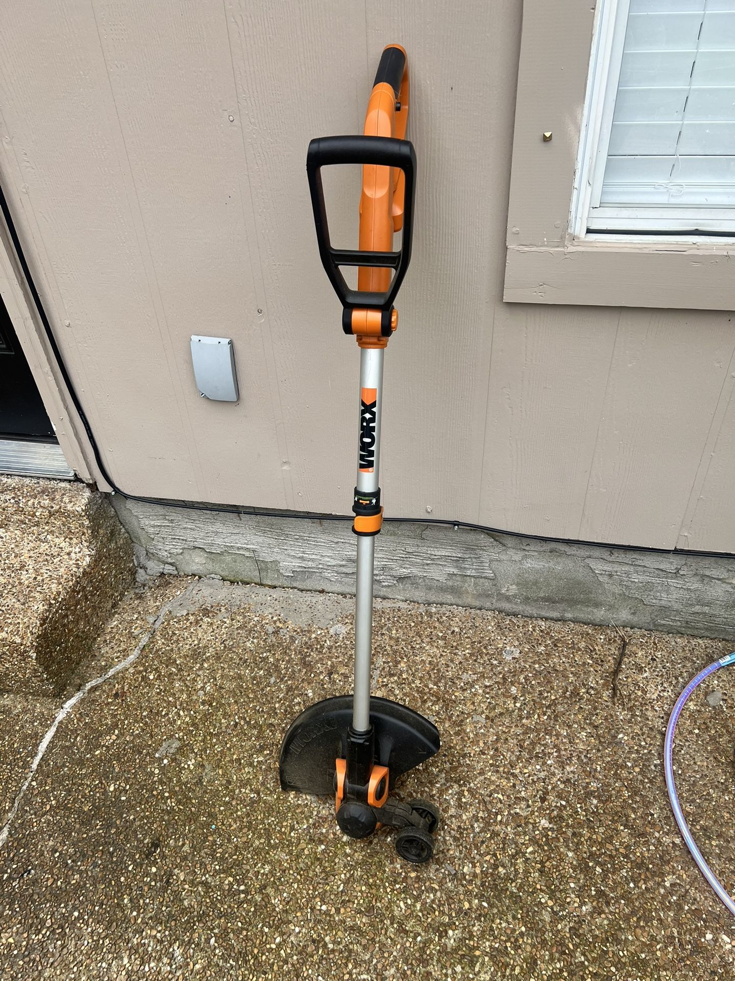 Battery operated Hot Works Trimmer