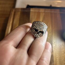 Skull ring Size 11
