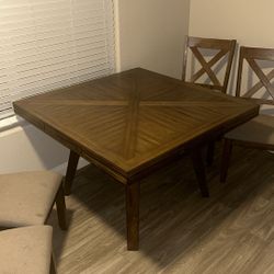 Dining room table with 6 matching chairs 