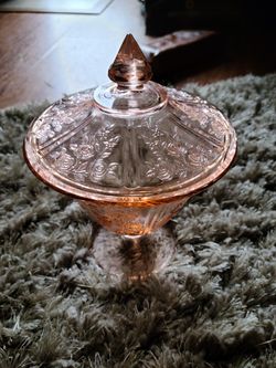 Beautiful pink depression glass dish