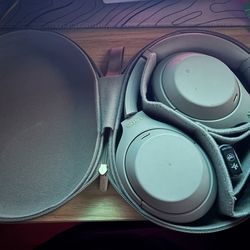 Sony XM4 Headphones (Price negotiable, no return)