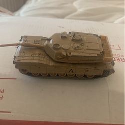 CORGI M1 ABRAMS TANK. Size 1/64 SCALE