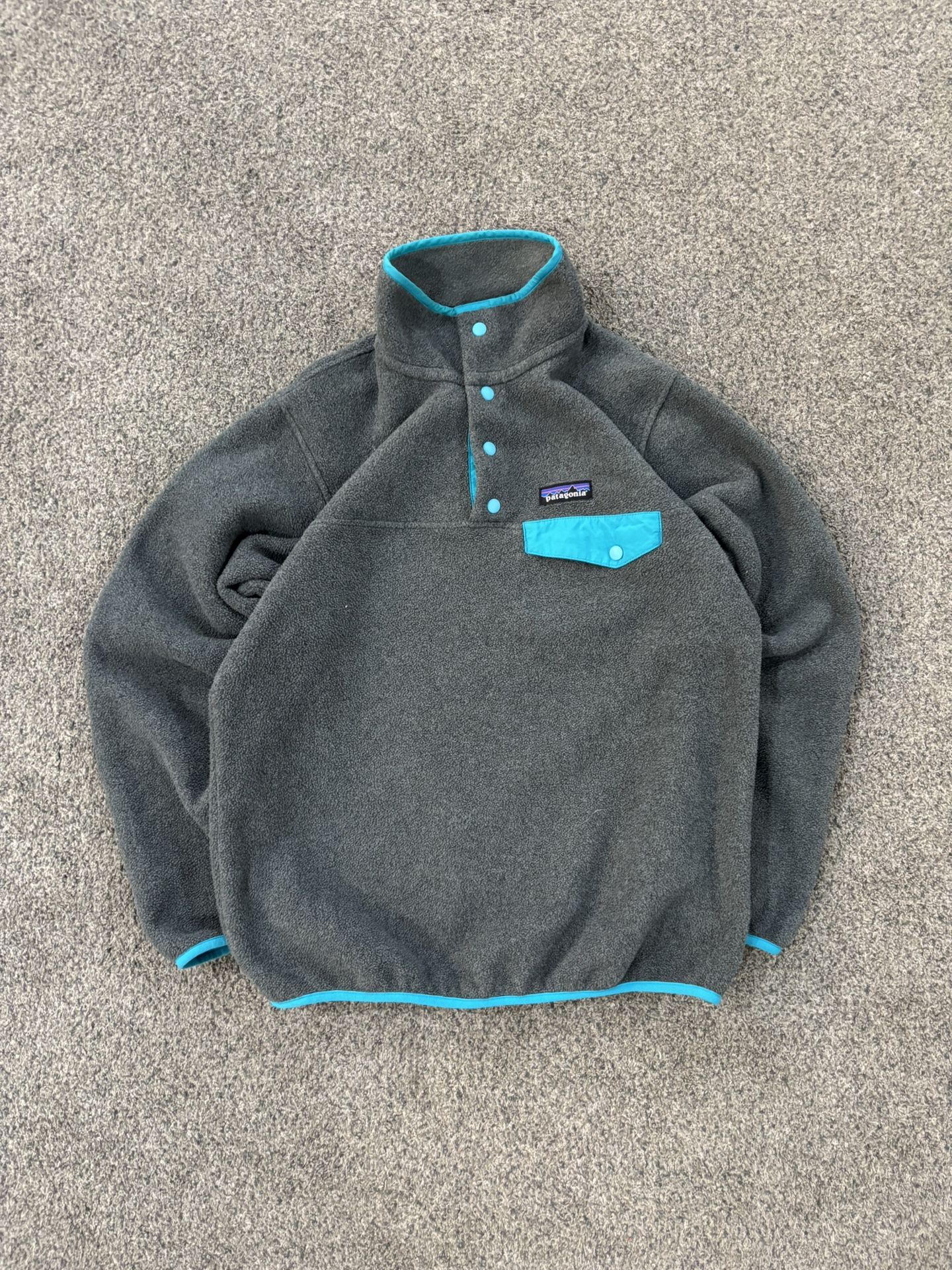 Patagonia 1/4 fleece Button up men’s size XS