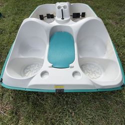 Sun Dolphin 5-Person Pedal Boat – Great Condition! 🌊