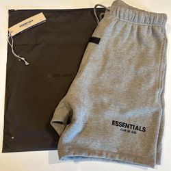 Essentials Shorts 