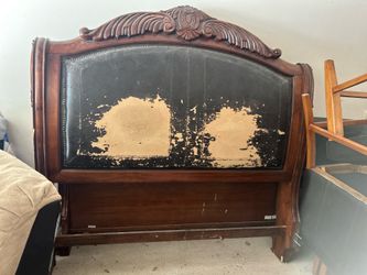 **FREE***Queen Sleigh bed