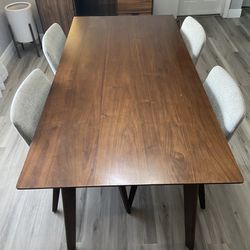 Kitchen/dining Table