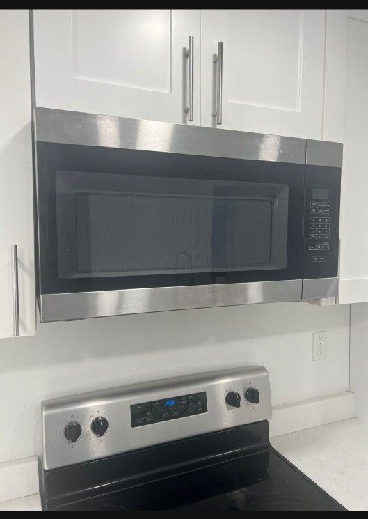 Full Kitchen 4 Appliances Stainless.