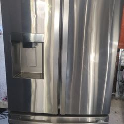 KENMORE  REFRIGERATOR WITH NEW COMPRESSOR INSTALLED WORKS GREAT CAN DELIVER 