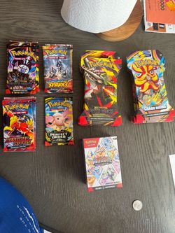 Pokémon Cards & Booster Bundle Box