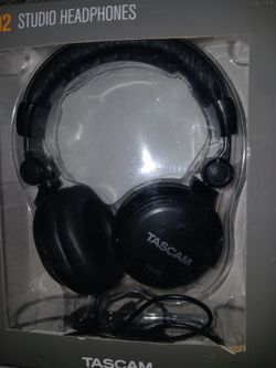 Studio headphones
