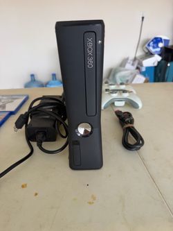 Microsoft Xbox 360 Slim Console Bundle