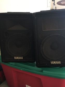 Yamaha Stereo Speakers