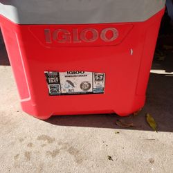 IGLOO 60 "QUART" ROLLINGB COOLER WITH LEAK RESISTANT  DRAIN PLUG