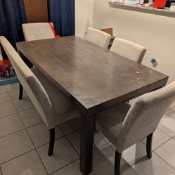 Rooms to go dining table with 4 chairs and 1 bench