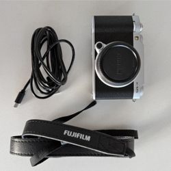FUJIFILM X-M5