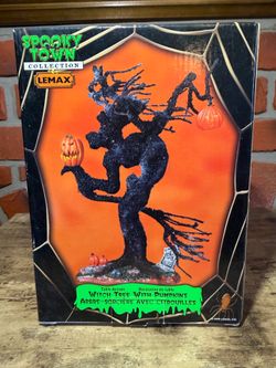 Spooky Town and dpt 56 Halloween village