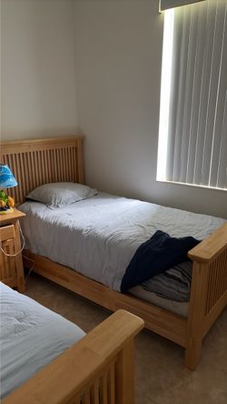 Bedroom set twin