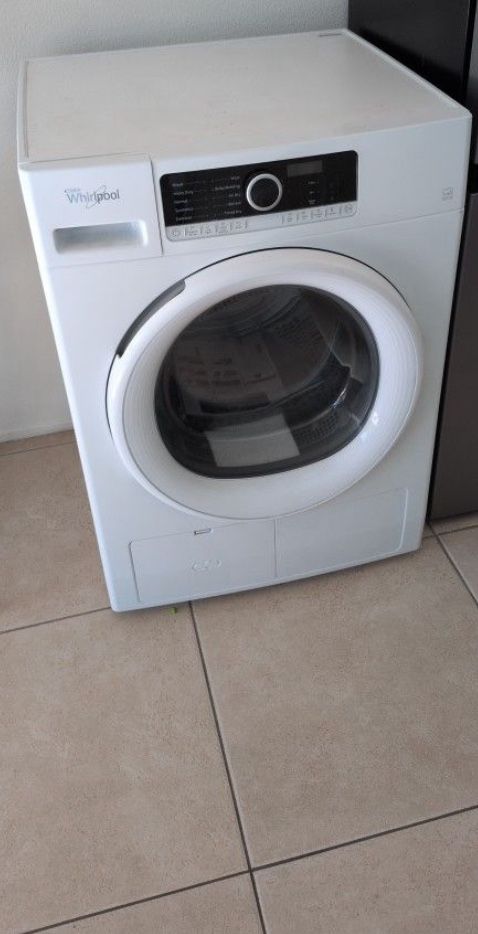 NEW Whirlpool Ventless Dryer 220v