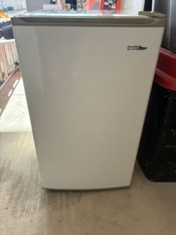 Mini-Fridge (White)