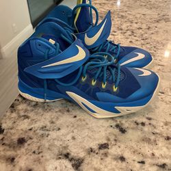 Nike Lebron Zoom Soldier 8 Photo Blue 