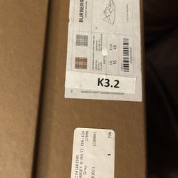 Burberry Ramsey Vintage Size  EU 49 1/2 (pickup Today) !!