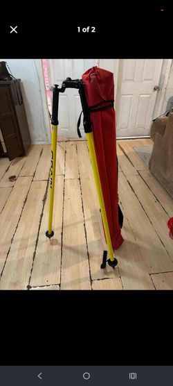 Tripod pole