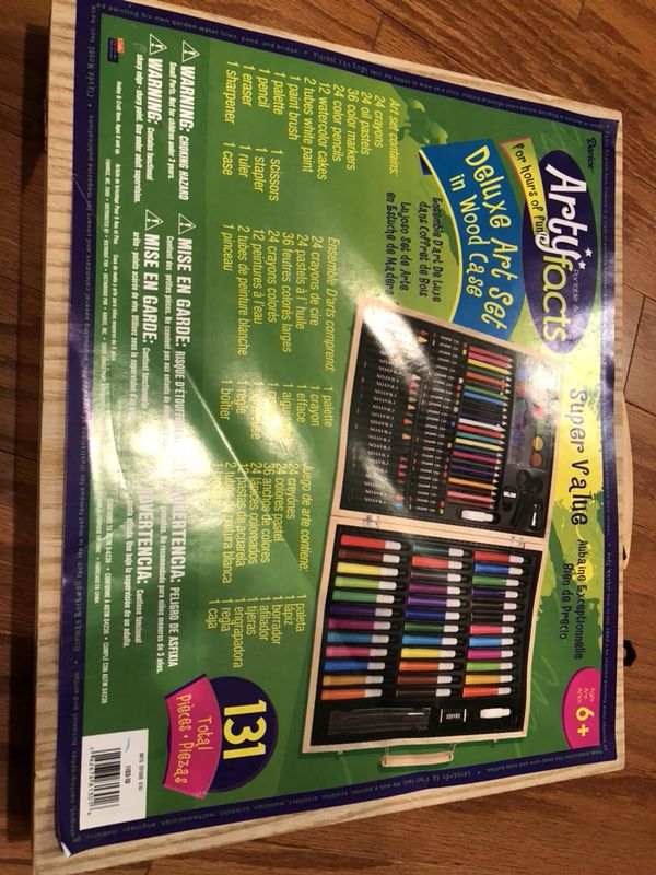 Art set in wood case with Crayola 120 crayons for Sale in Edison, NJ