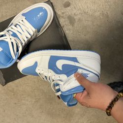 Jordan 1 Mid Unc Blue Size 10.5 