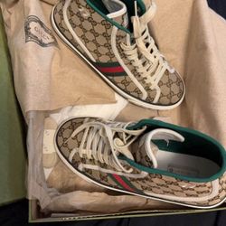 Gucci Shoes 
