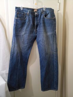 MEN'S LEVIS 501 BUTTON FLY BLUE JEANS ( SIZE 40/29)