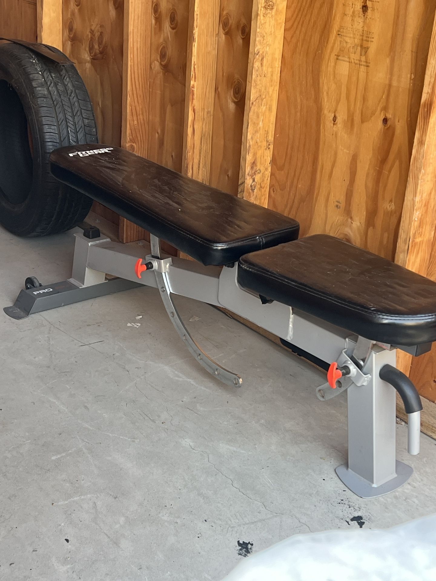 Fitness gear workout bench
