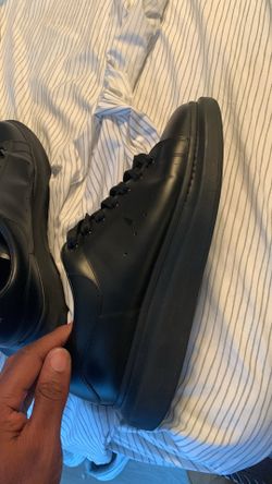 (Size 48 eu/14-15 us) Black Oversided Alexander Mcqueens