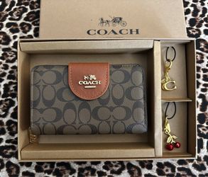 Coach wallet & keychains