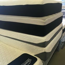 Queen Luxury Memory Foam Mattress