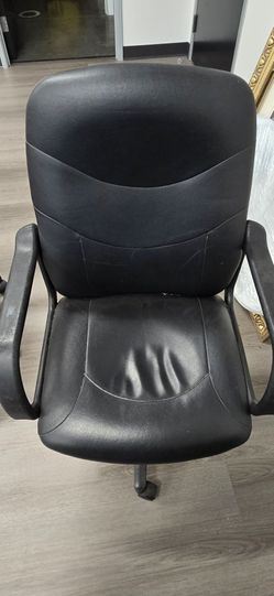 Office Chairs Lot / Lote de Sillas de Oficina Ergonómicas (Liquidation)