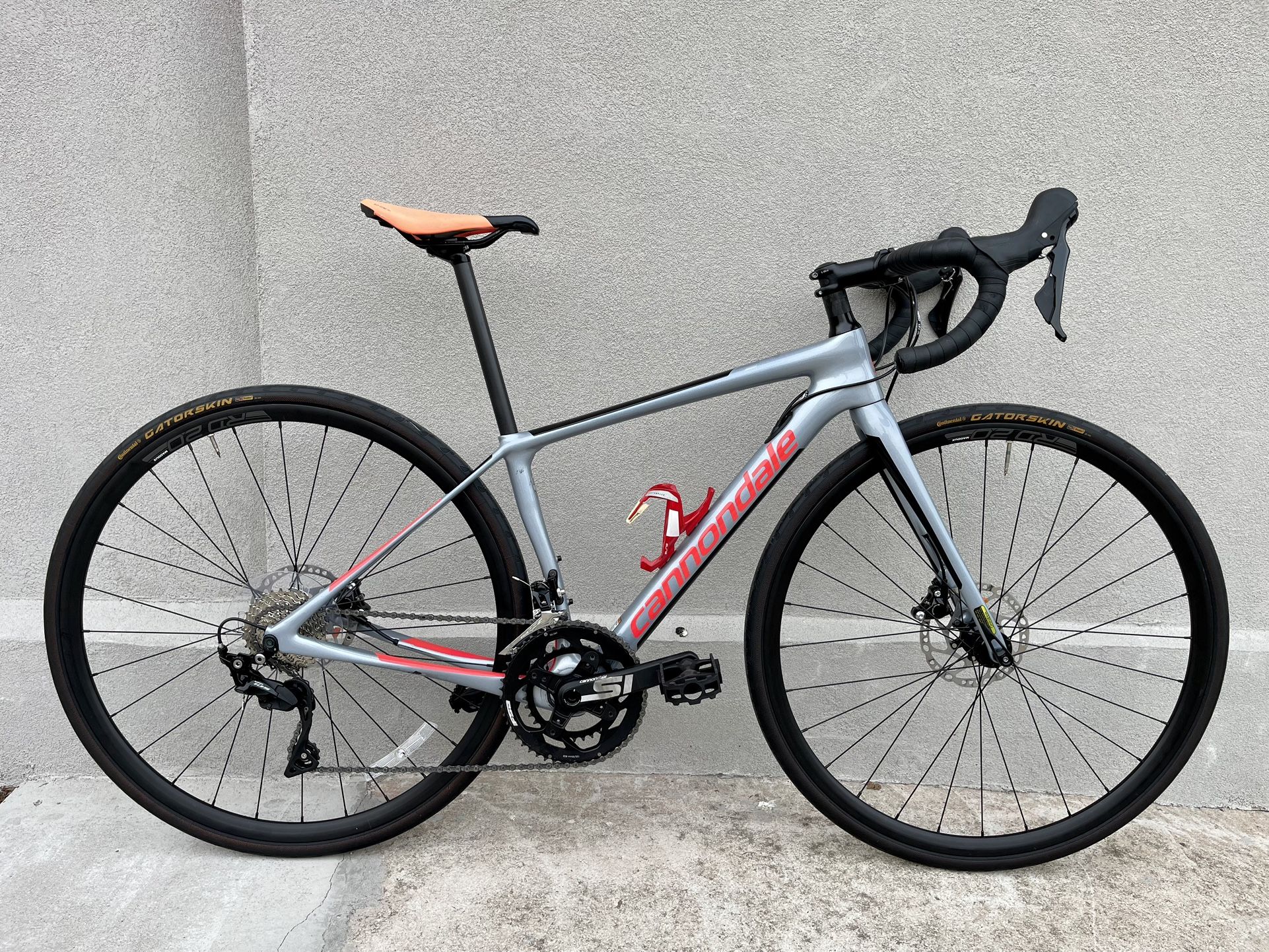 Cannondale Synapse Carbon Road Bike Size 44cm Hydraulic Disc Brakes