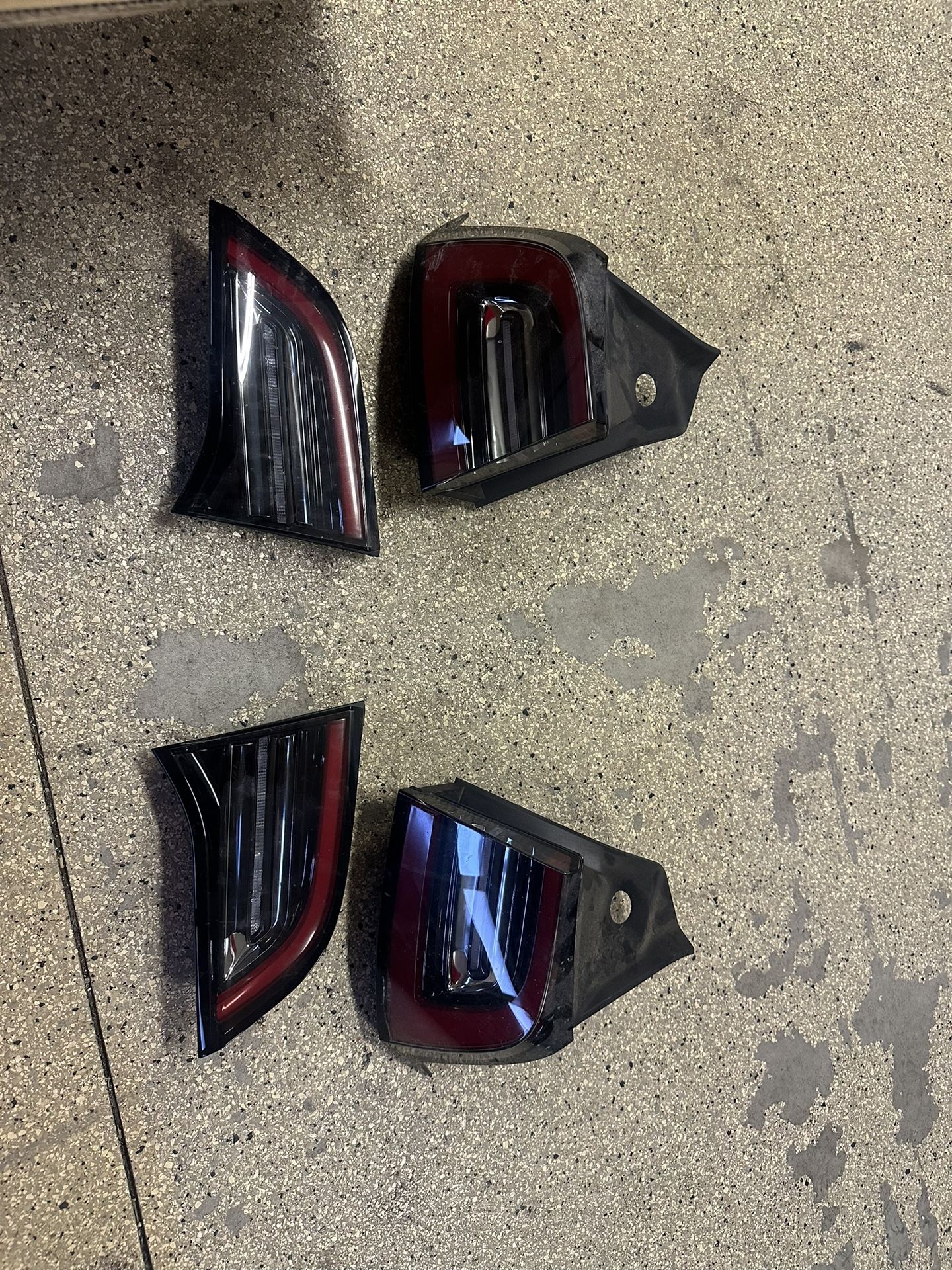 Tesla Model Y/3 Tail Lights