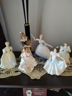 6Porcelain Figurines,4th Of It Royal Dulton