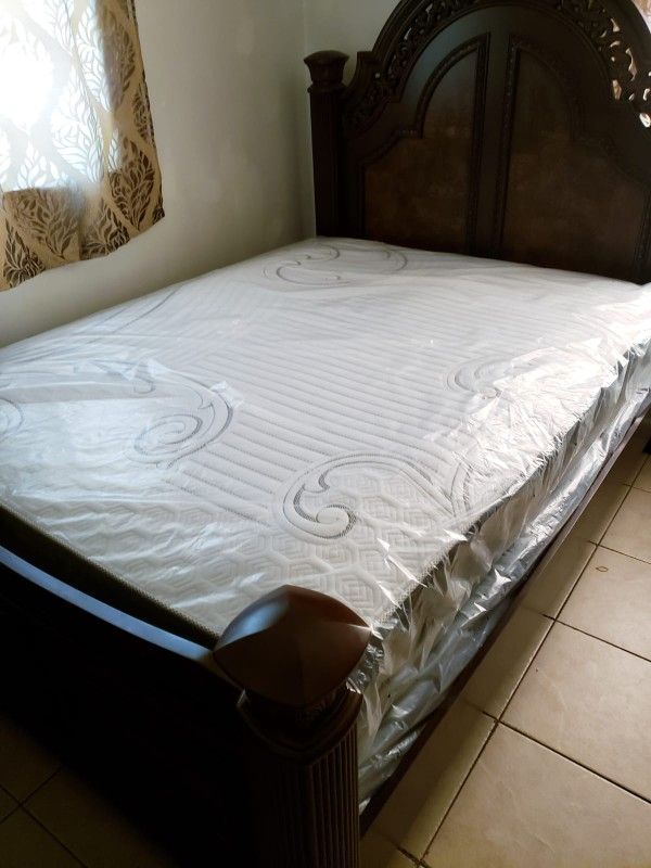 NEW QUEEN MATTRESS. Bed frame is not available. Take it home the same day 👍