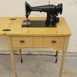 Vintage 1950s The SINGER Manufacturing Co. Sewing Machine🧵🪡   
